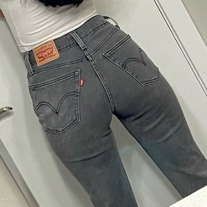 Levi’s wedgie straight size 24